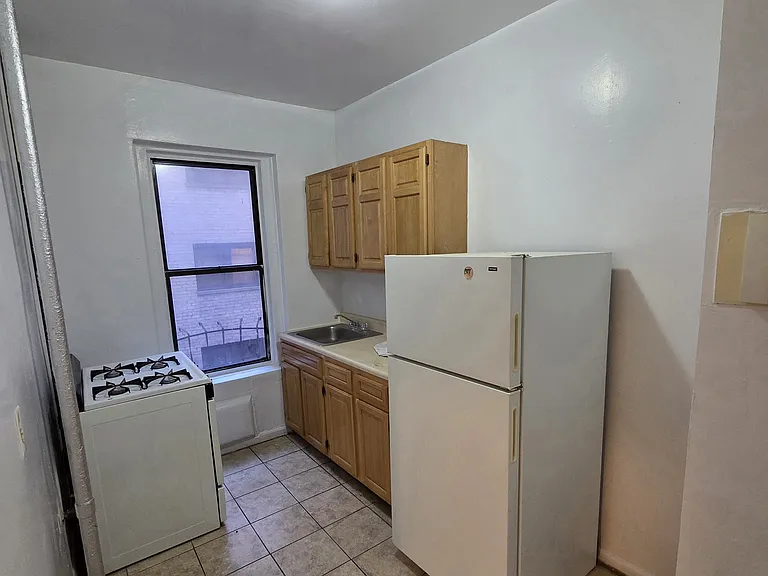 153 Seaman Ave #2C — Photo 6