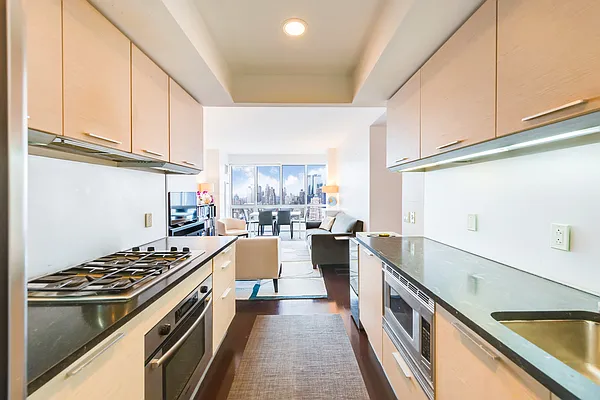 Rented by Compass | media 72