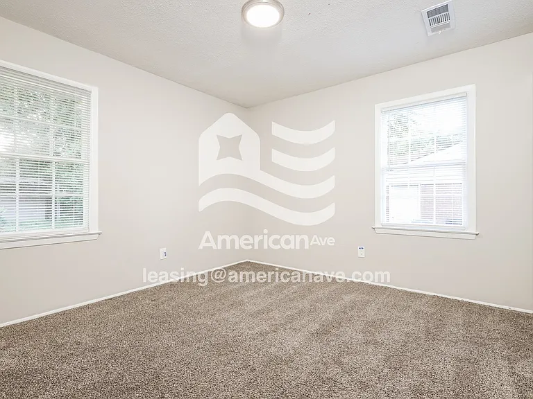 1192117_010_wm_-_bedroom_12972146.jpg