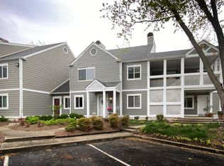 3 Lake Ave, Louisville, KY