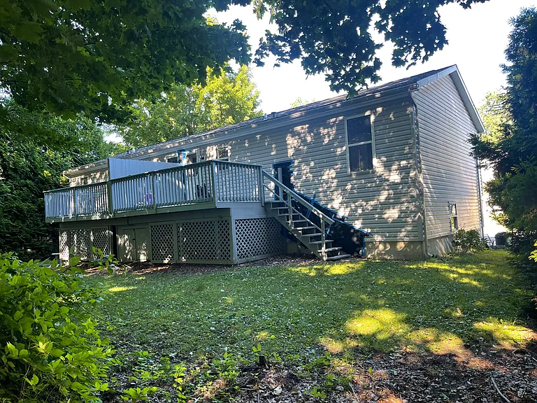 95 Downey Dr — Photo 18