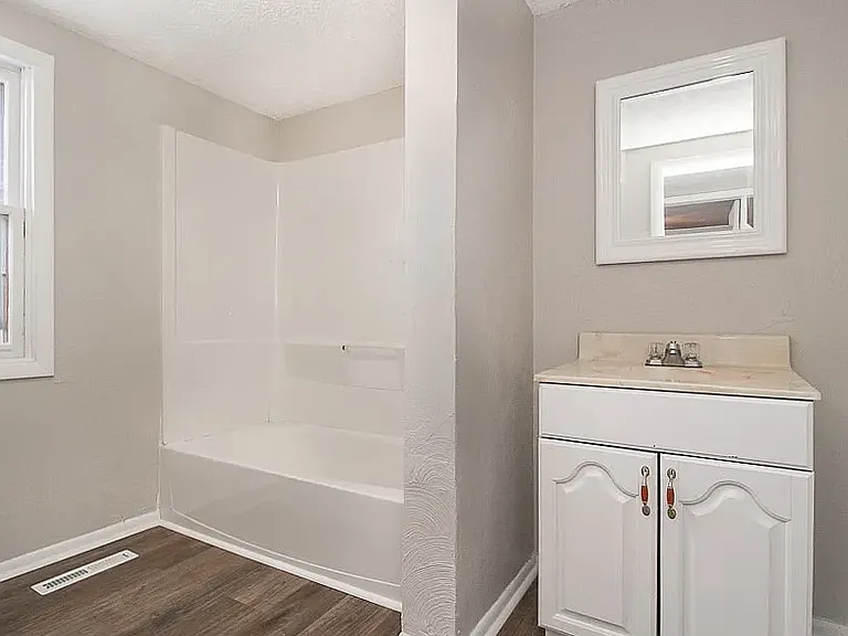 1174 Bryce Ave #B — Photo 4