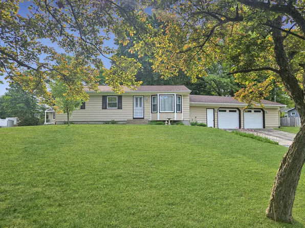 4553 Lantern Ct NW, Comstock Park, MI 49321