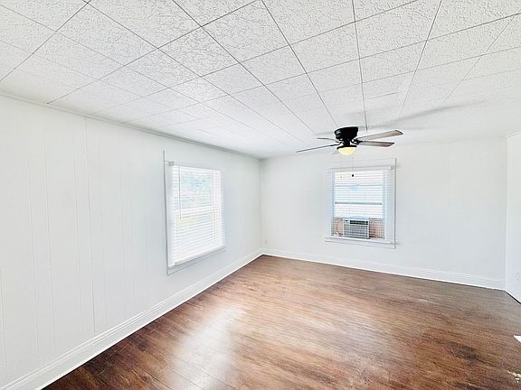 4th image of 211 15th Ave S #2
