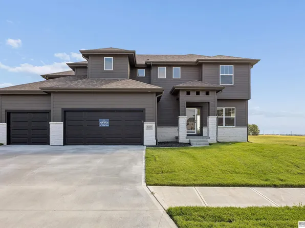 6327 N 207th St, Elkhorn, NE 68022