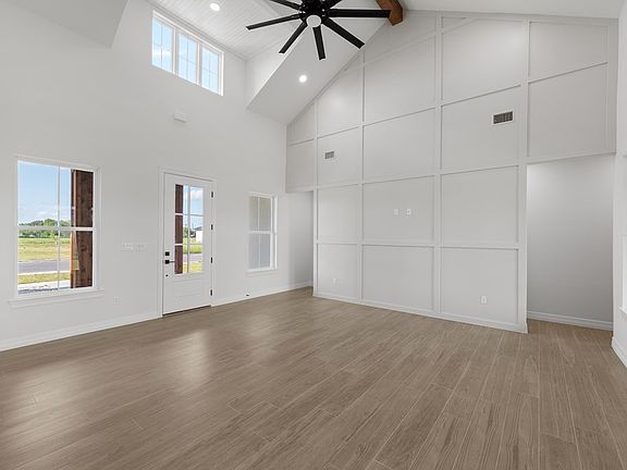 4th image of 2617 Julian St