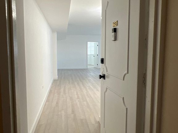 2nd image of 905 Brickell Bay Dr APT 1621