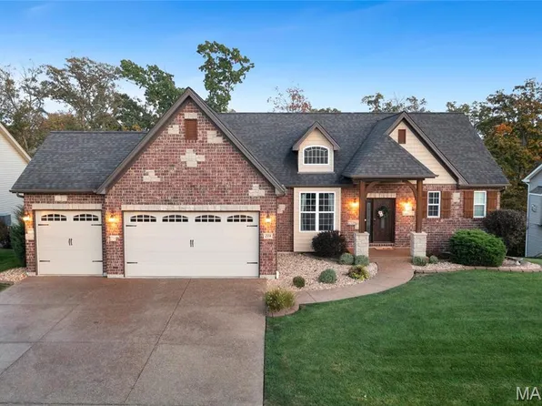 218 Redmond Pines Dr, Wentzville, MO 63385