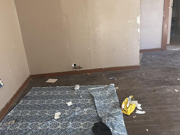 4th image of 6345 Prescott Rd