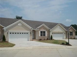 52 Lexus Dr, Hurricane, WV 25526