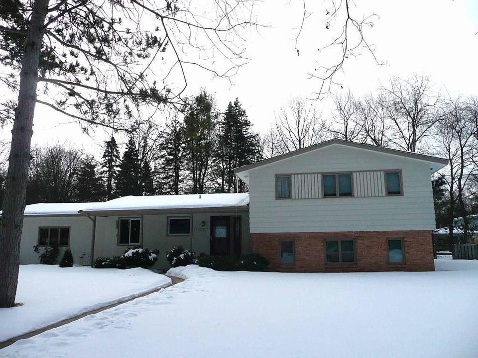 2nd image of 1201 Crestwood Ct