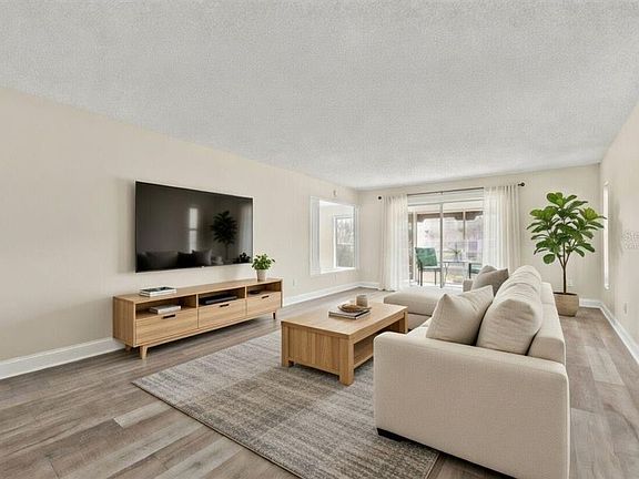 3rd image of 716 Cordova Grn