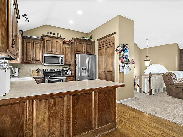 1903 Lake Dr — Photo 13
