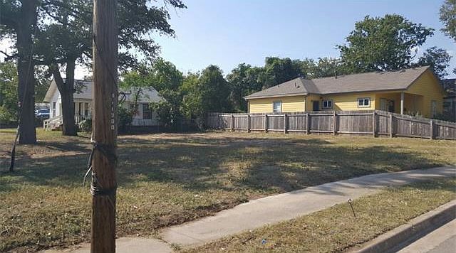 2nd image of 1300 Cedar Ave