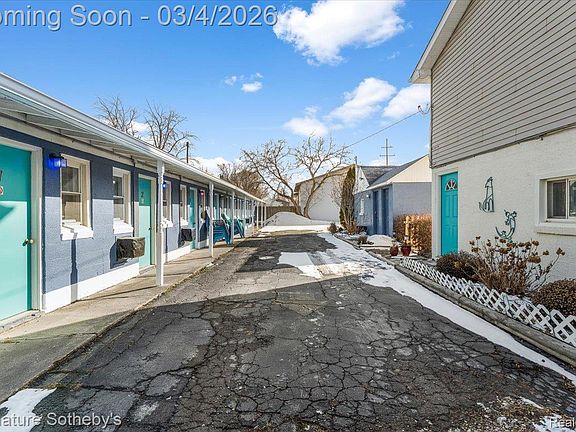 4th image of 6997 Lakeshore Rd