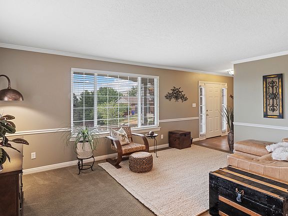 3rd image of 557 S Moss Dr