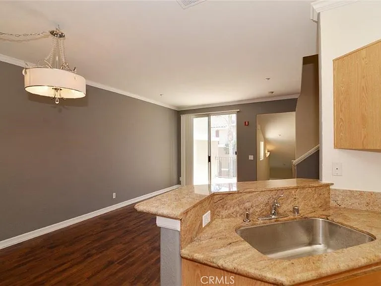1308 Elmhurst — Photo 4