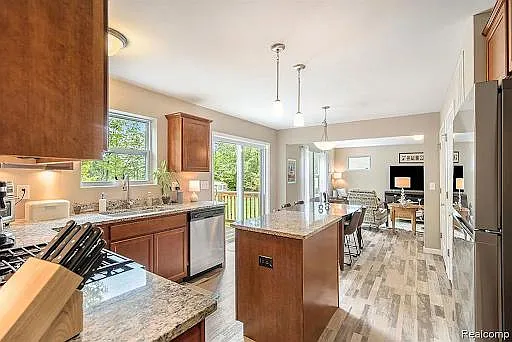 1002 Waters Edge Ln — Photo 6