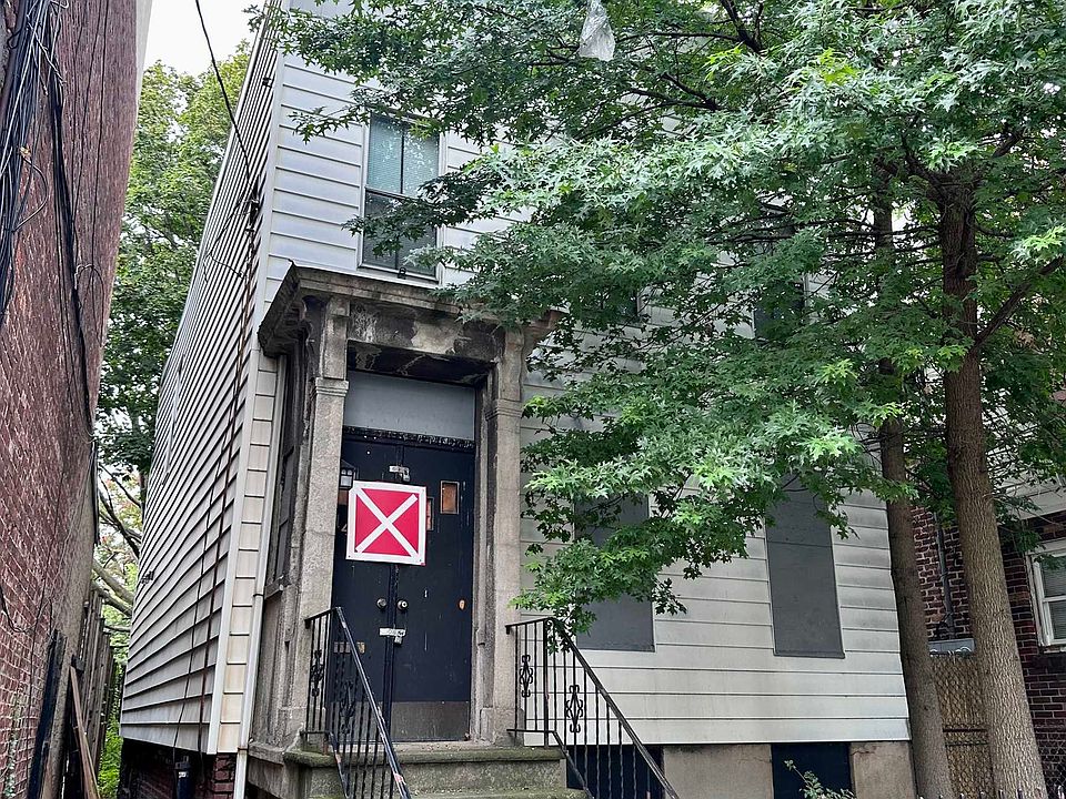 2nd image of 1413 New York Ave