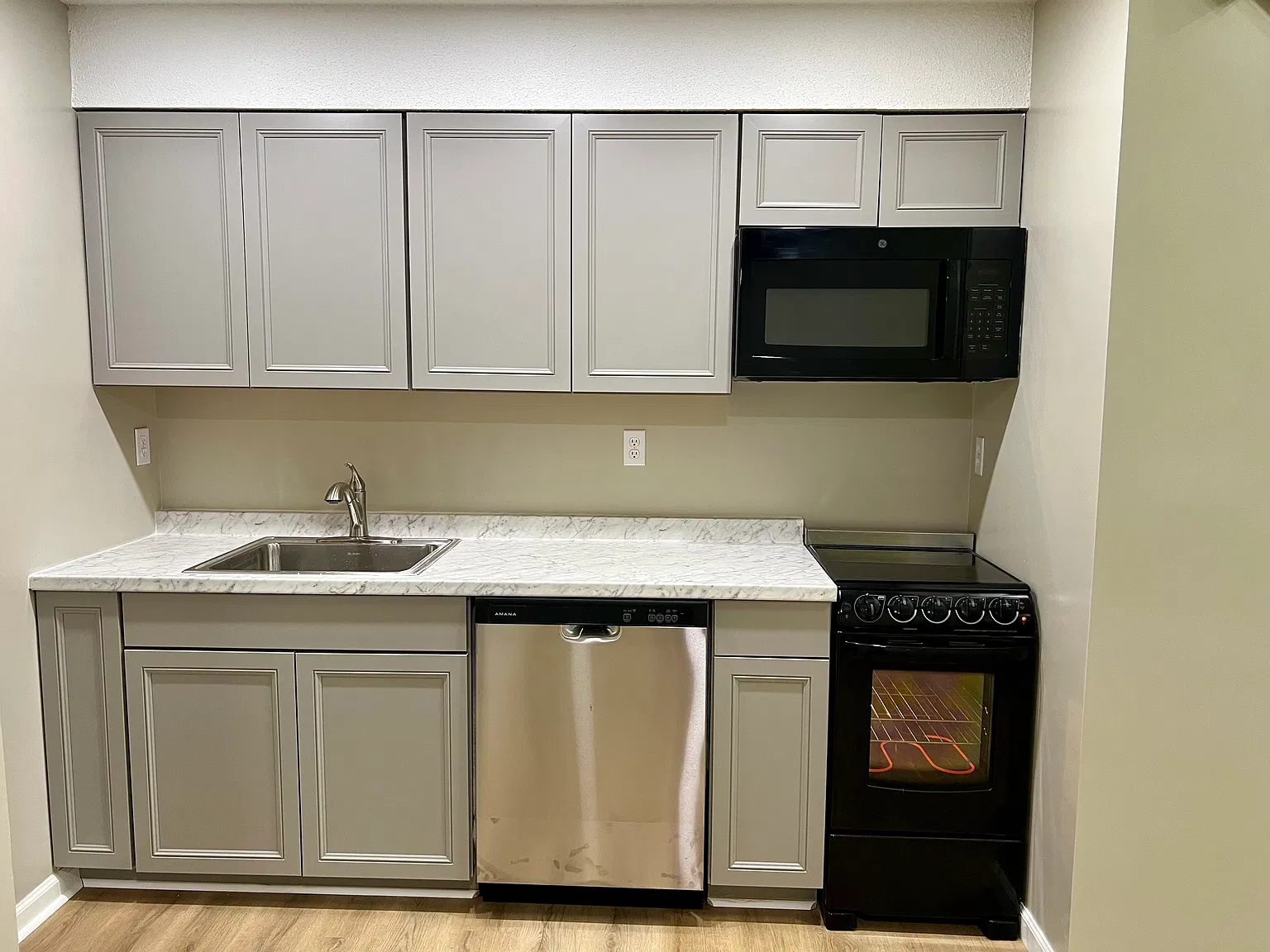 2 bed, 1.5 bath, 800 sqft, $1,200 — Photo 3