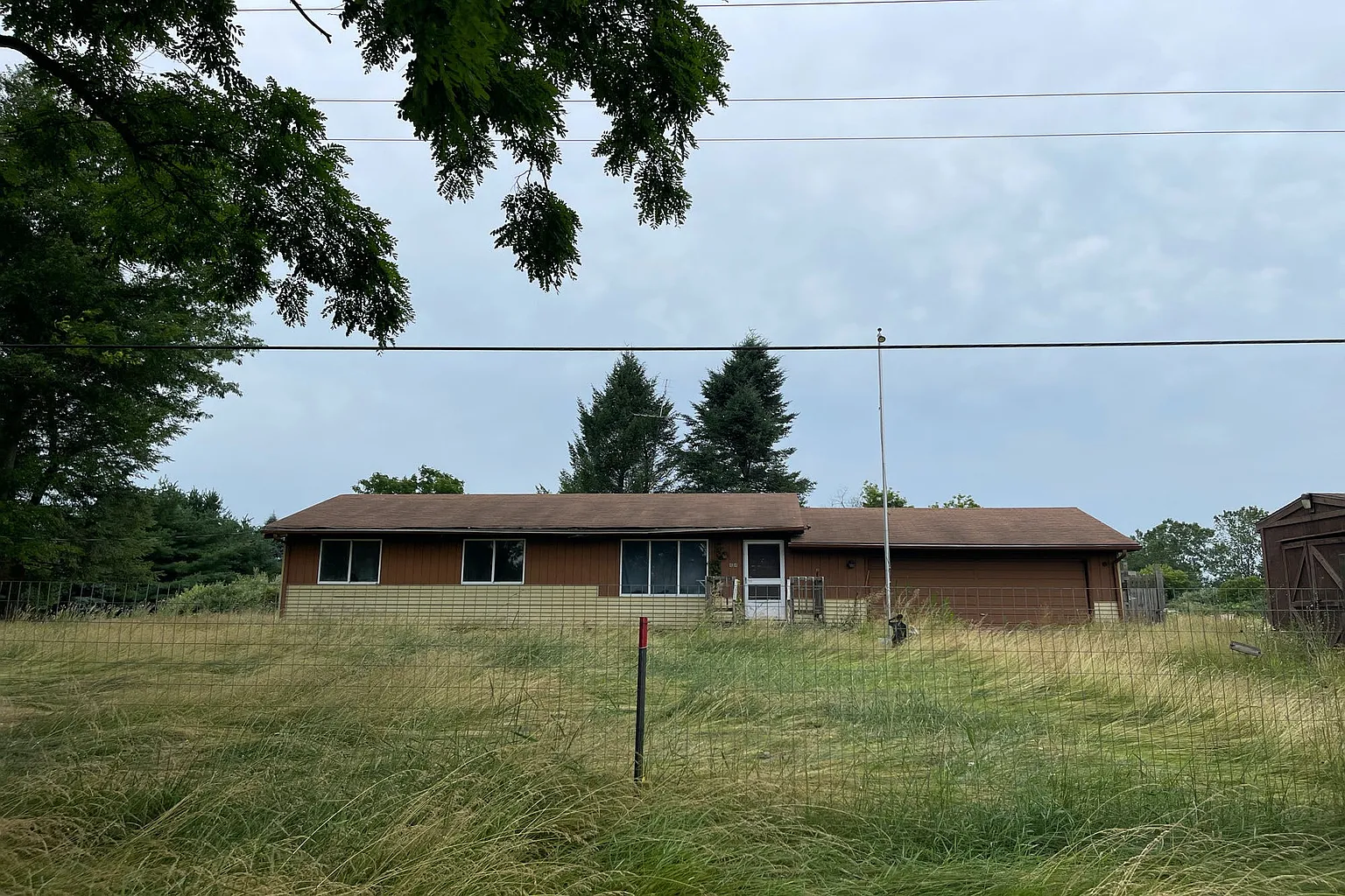 404 W Schafer Rd photo 1
