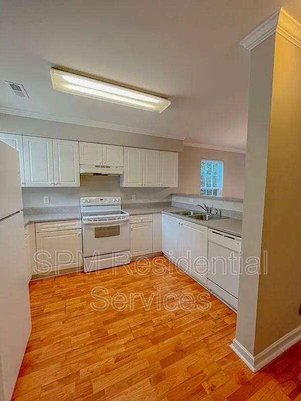 Building Photo - 501 Shortfin Dr