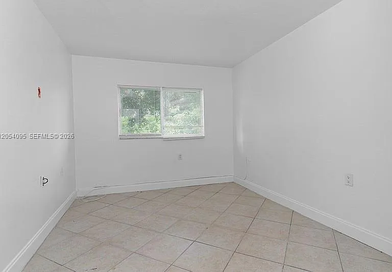 1201 Lake Victoria Dr #V — Photo 17