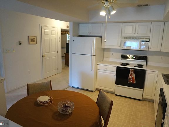 5th image of 1066 Matthew Ct