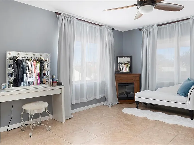 2710 Hibiscus Dr W — Photo 33