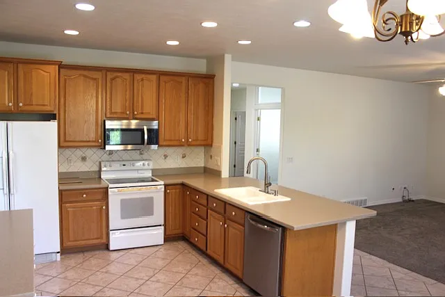 1194 E Hawberry Cir #A — Photo 3