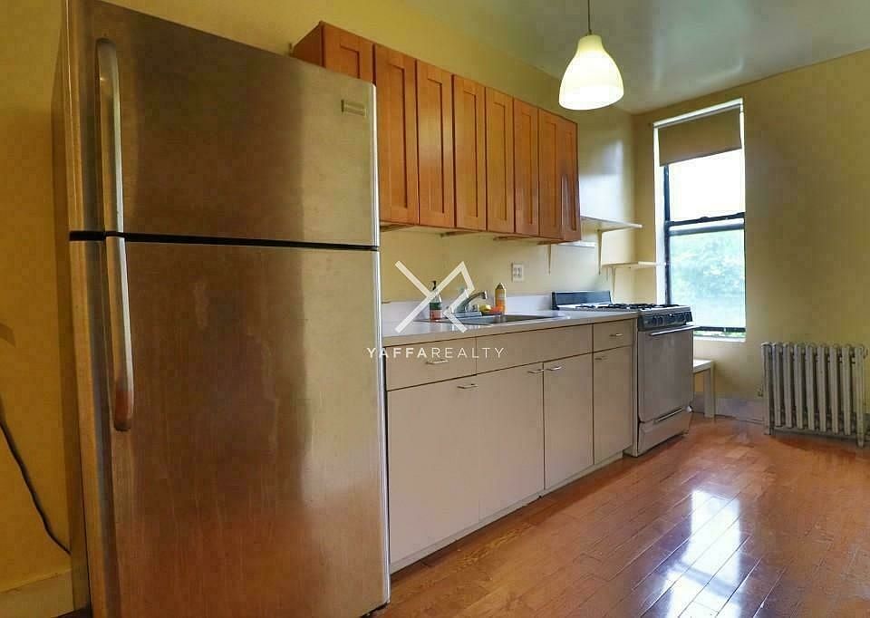 1st image of 157 Jefferson Ave APT 2L