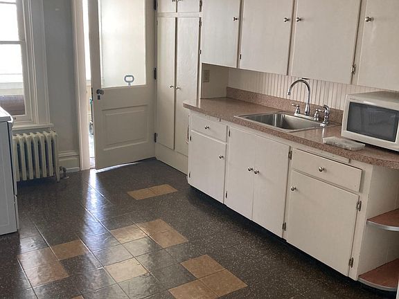 Kitchen from the main unit entrance