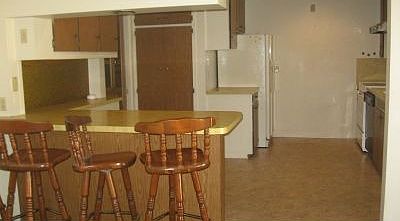 Kitchen & Bar