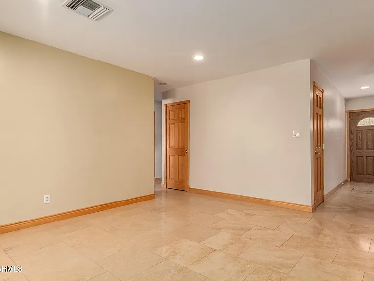 1608 W Inverness Dr — Photo 12