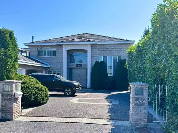 8580 Mowbray Rd, Richmond, BC V7A 2B7