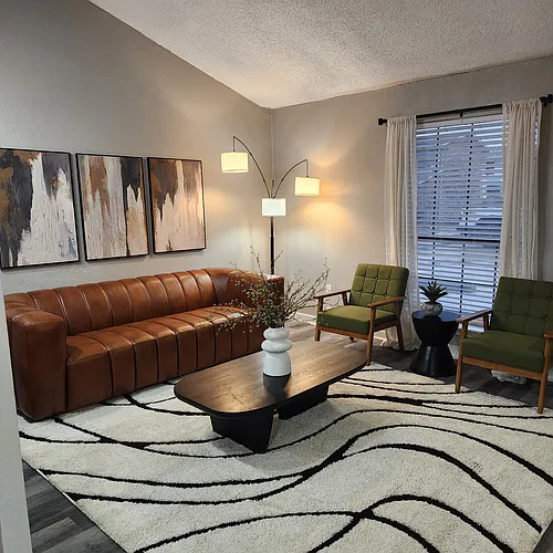 Broadway Villas Photo 1