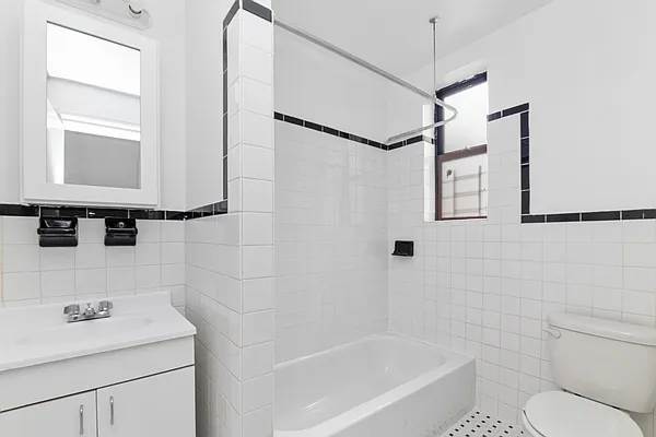 Rented by MNS | media 18