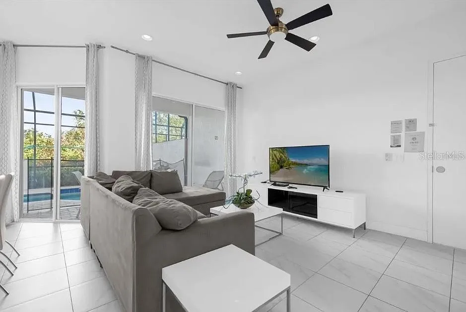 5 bed, 6.0 bath, 2204 sqft, $3,000 — Photo 3