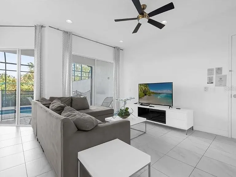 450 Captiva Dr — Photo 3