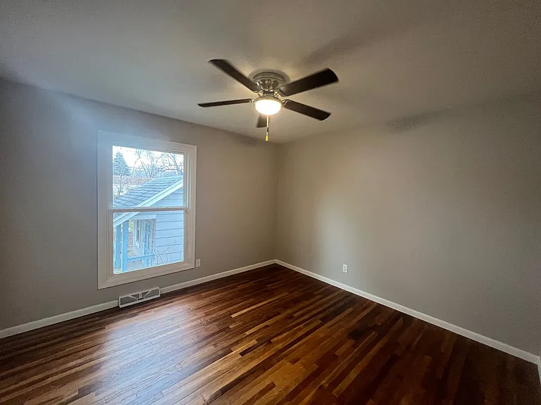 1760 Fairmont Dr — Photo 5