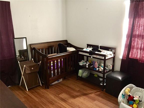 2nd image of 2539 Wanda Dr