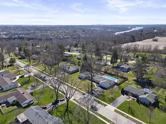 4th image of 113 Longview Dr