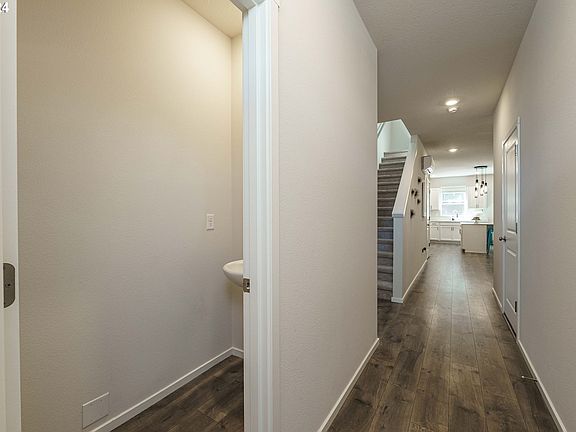 4th image of 5904 NE 80th Ct