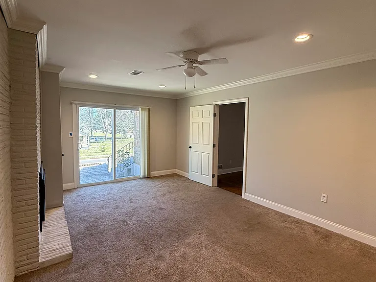 764 Dunn Ave — Photo 7
