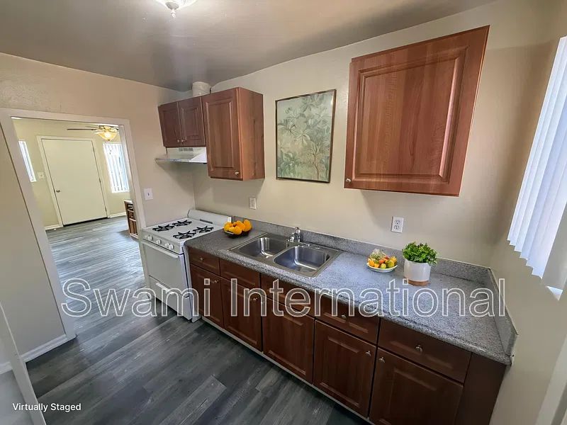 Studio, 1.0 bath, 332 sqft, $1,350 — Photo 2