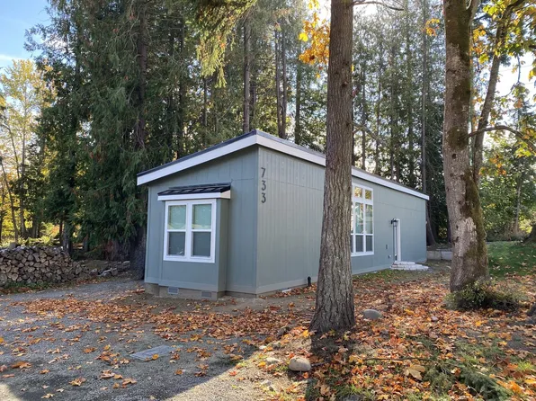 733 1/2 W 16th St, Port Angeles, WA 98363