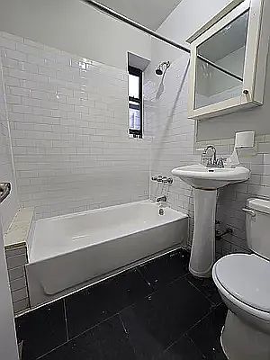 4th image of 501 Saratoga Ave #B1
