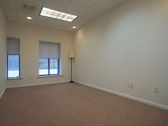 2nd image of 129 E 47th St APT 3A