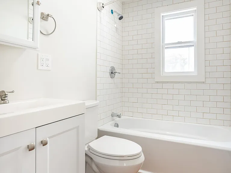 31 Adams St #1 — Photo 5
