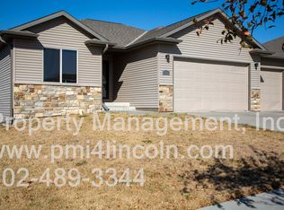 1107 N 99th St, Lincoln, NE 68527